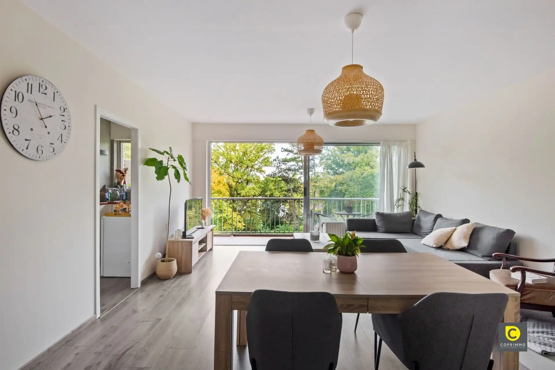 Modern 2-slp app in groene omgeving foto {{pictureIndex}}