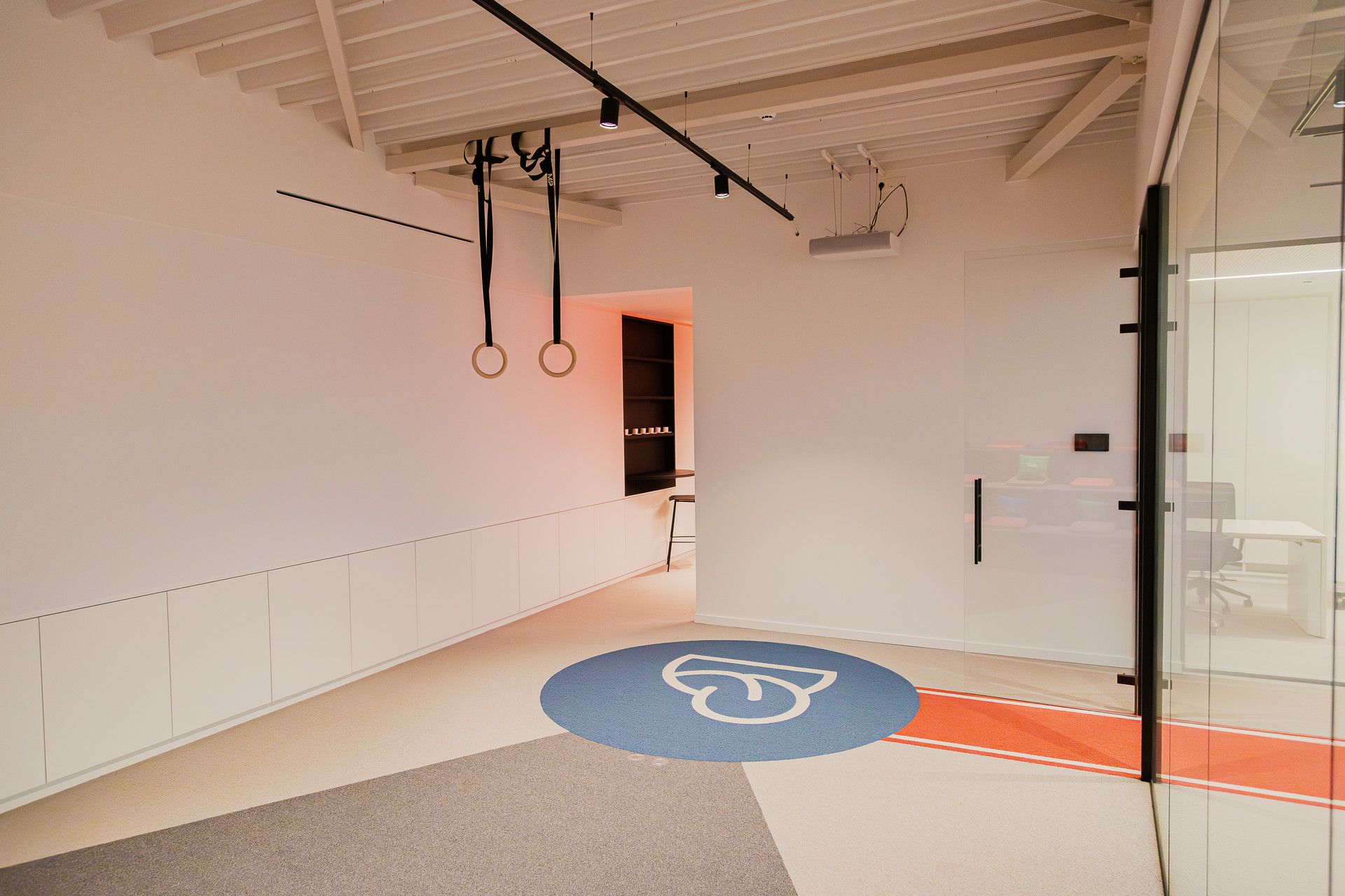 RECENT KANTOORGEBOUW VAN 366M² TE TONGEREN NABIJ E313. foto 24