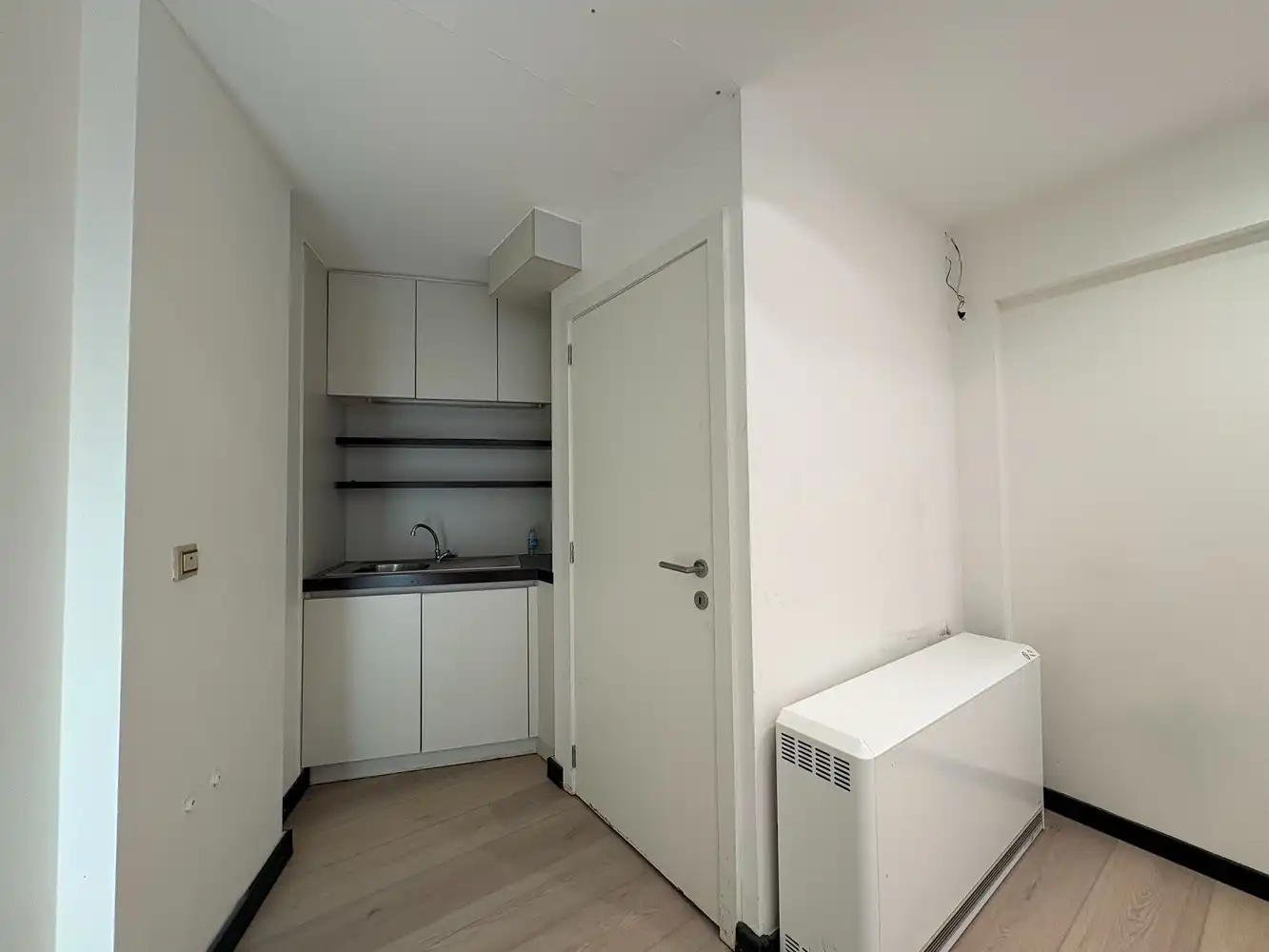 Handelspand op zeer gunstige ligging nabij de Markt van Torhout foto 4