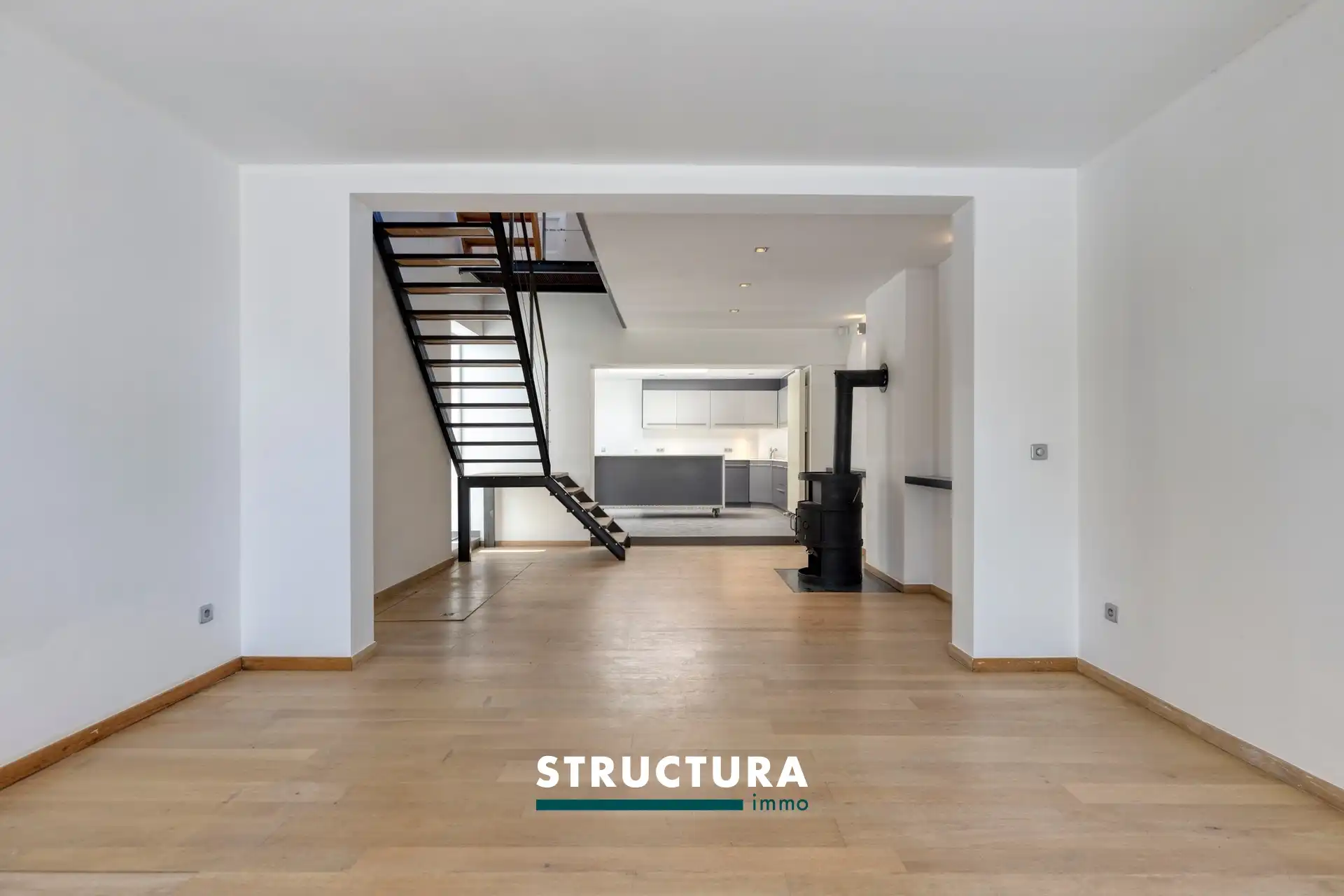 Woning met zwembad  foto 4