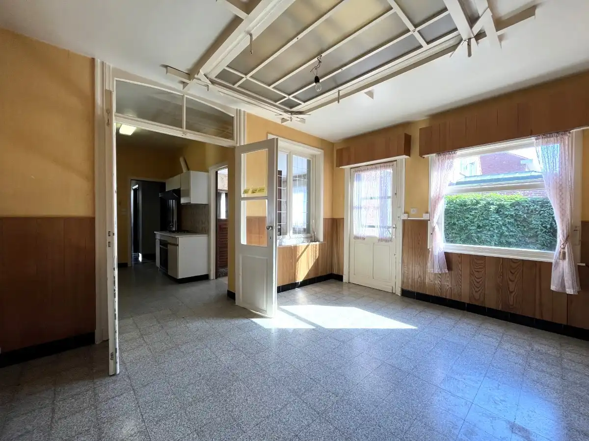 Moorslede – Halfopen woning met veel potentieel foto 9