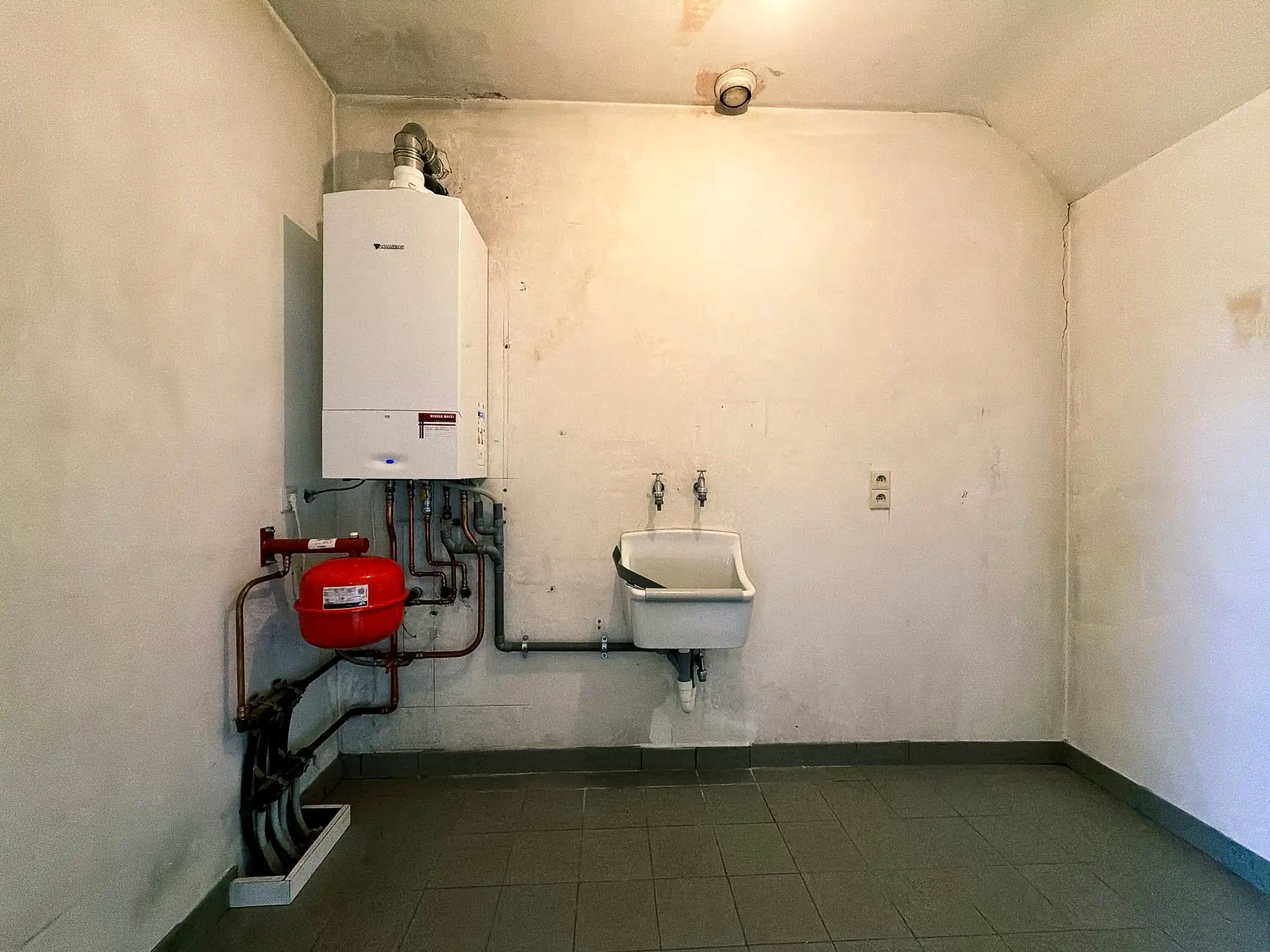 Centraal gelegen 1-slpk appartement te huur in Wetteren foto 6