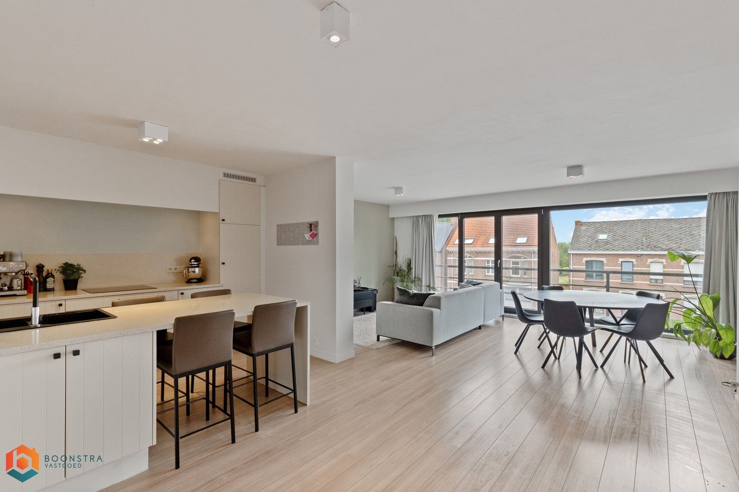 Gerenoveerd appartement met 2 slpkrs in hartje Putte foto {{pictureIndex}}