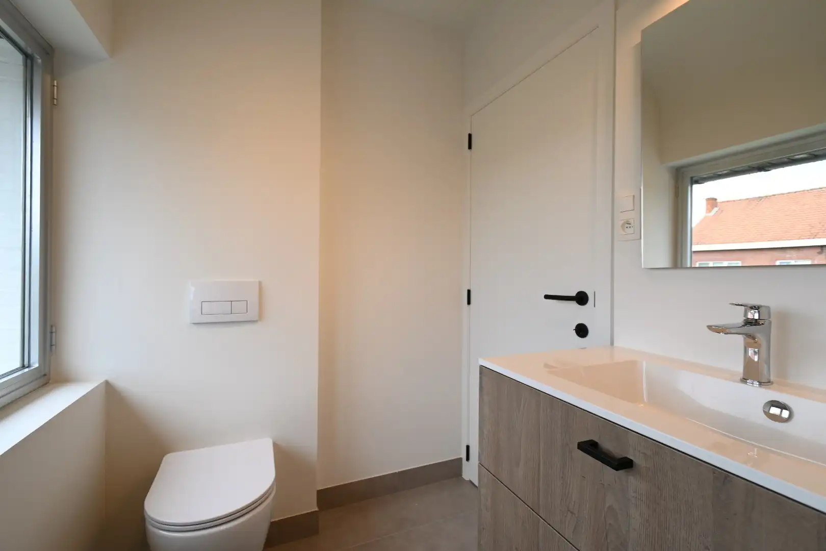 Zorgvuldig gerenoveerde vrijstaande woning met veranda en leuke tuin op 5a24ca te Munsterbilzen foto 21