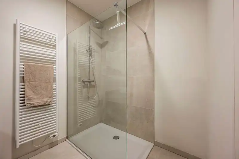 Prachtig afgewerkt appartement met ruim zonneterras én 2 slaapkamers in centrum Waregem TE KOOP! foto 19