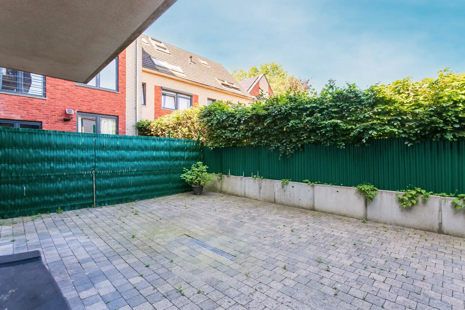 Appartement met 2 slpk, ruim terras en kelder foto 6