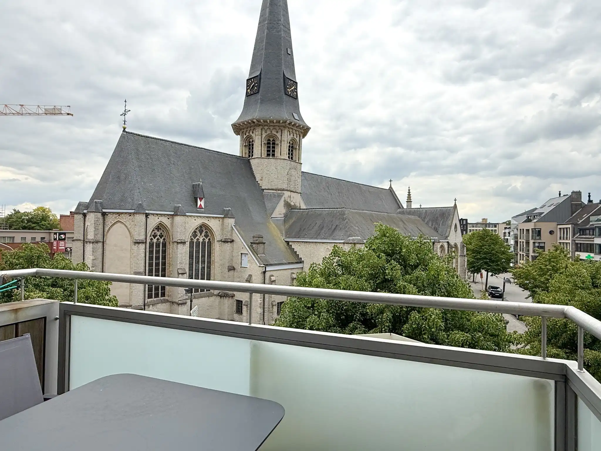 Prachtig appartement in centrum Beveren met zicht over de Markt foto 13