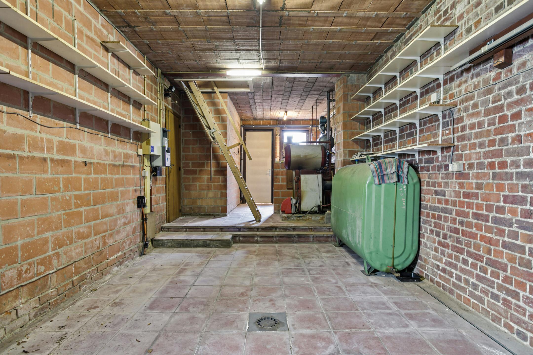 Leuk huis met potentieel te koop in de Abeelseweg in Poperinge foto 20