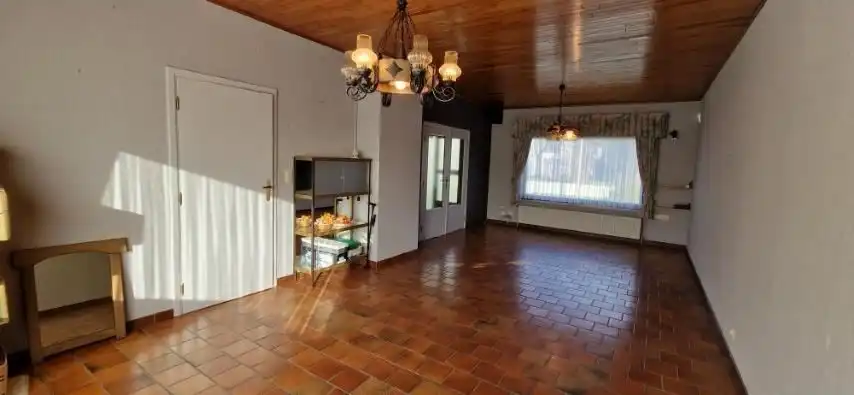 Ruime BUNGALOW open bebouwing,  met 2 slaapkamers, grote zolder, mooie tuin en aparte garage op 9 are 97 ca. foto 11