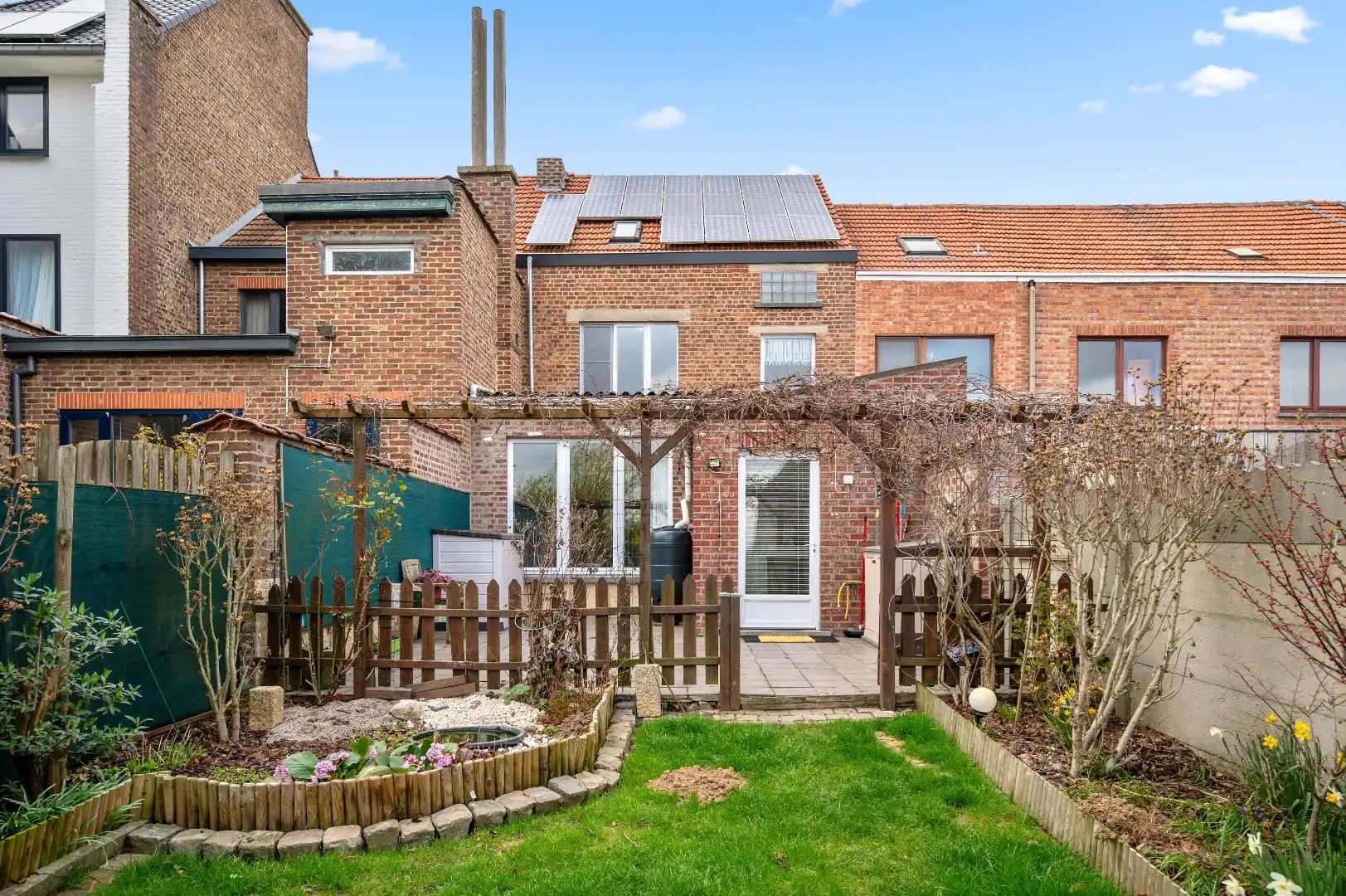 Instapklare rijwoning op een goede ligging in Tienen, met een prachtig zicht op de velden. foto 2