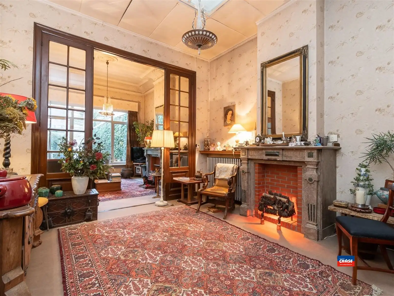 Handelshuis met 7 slaapkamers en tuin foto 4