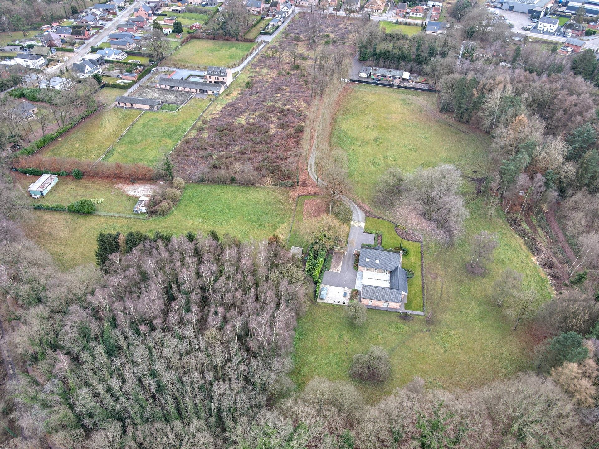 UNIEK LANDHUIS MET TOPLIGGING OP 2,55 HECTARE foto 58