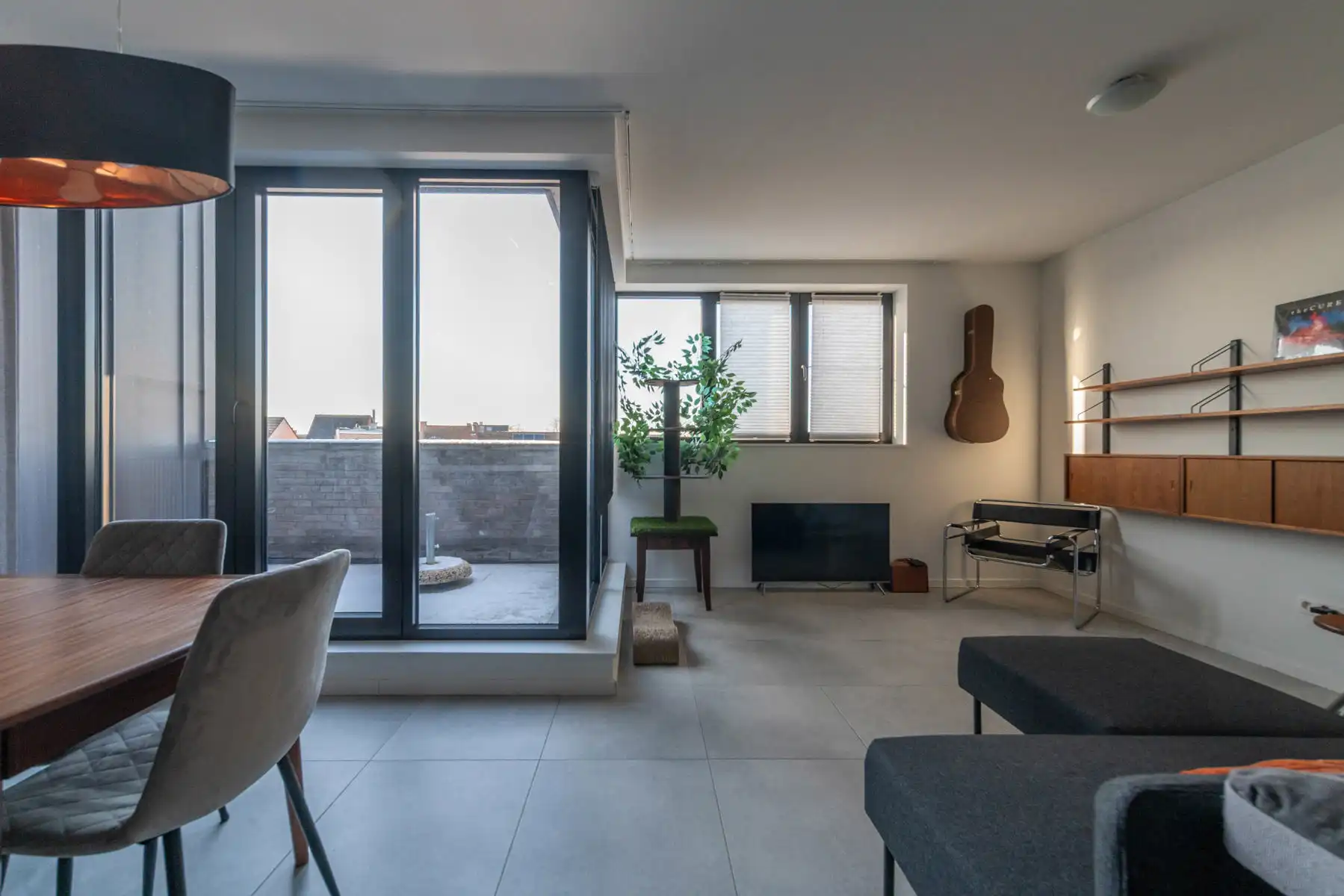 Instapklaar appartement met twee slaapkamers en autostaanplaats.&nbsp; foto 2