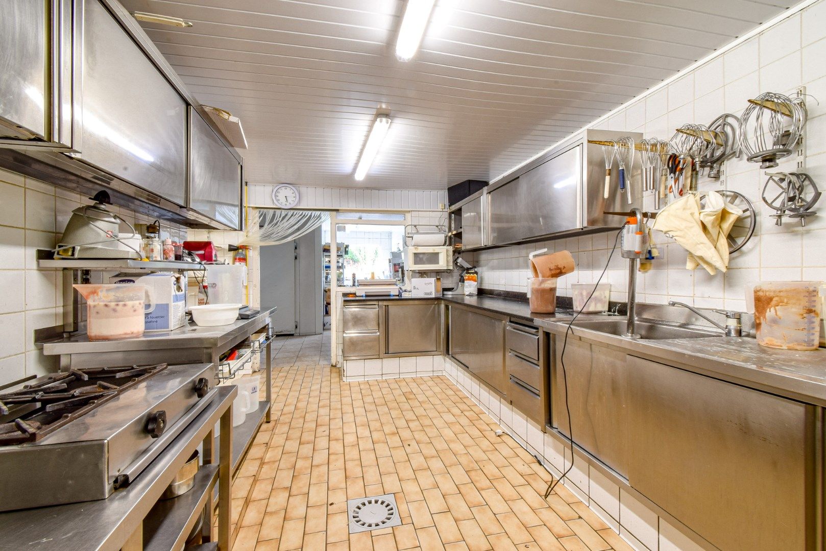 Instapklare woning met ruim handelspand op landelijke ligging te Koekelare foto 16