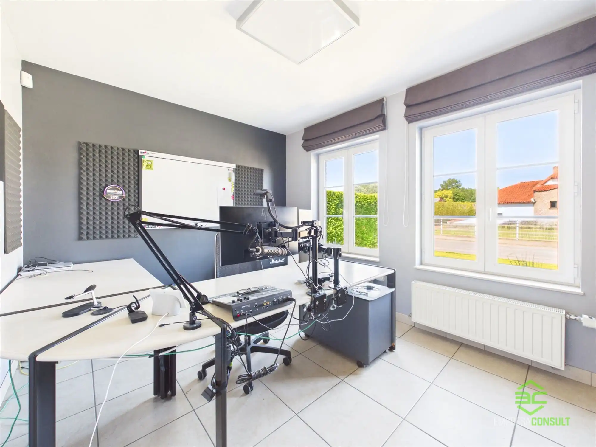 Ruime woning met 4/5 slpk en dubbele garage op 12a 50ca! foto 12