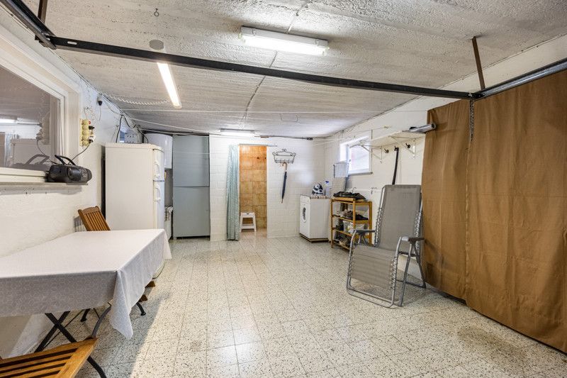 Ruime woning met loods op een perceel van 14are foto 19