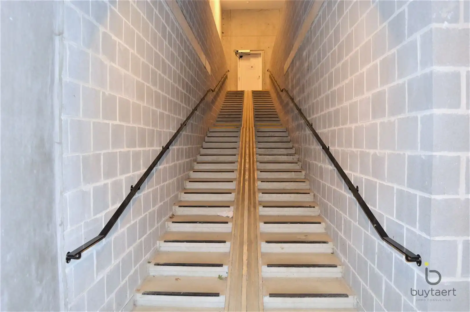 Schitterend nieuwbouw appartement met twee slaapkamers en prachtig overdekt terras te midden van de diamantwijk en de Persgroep! foto 29