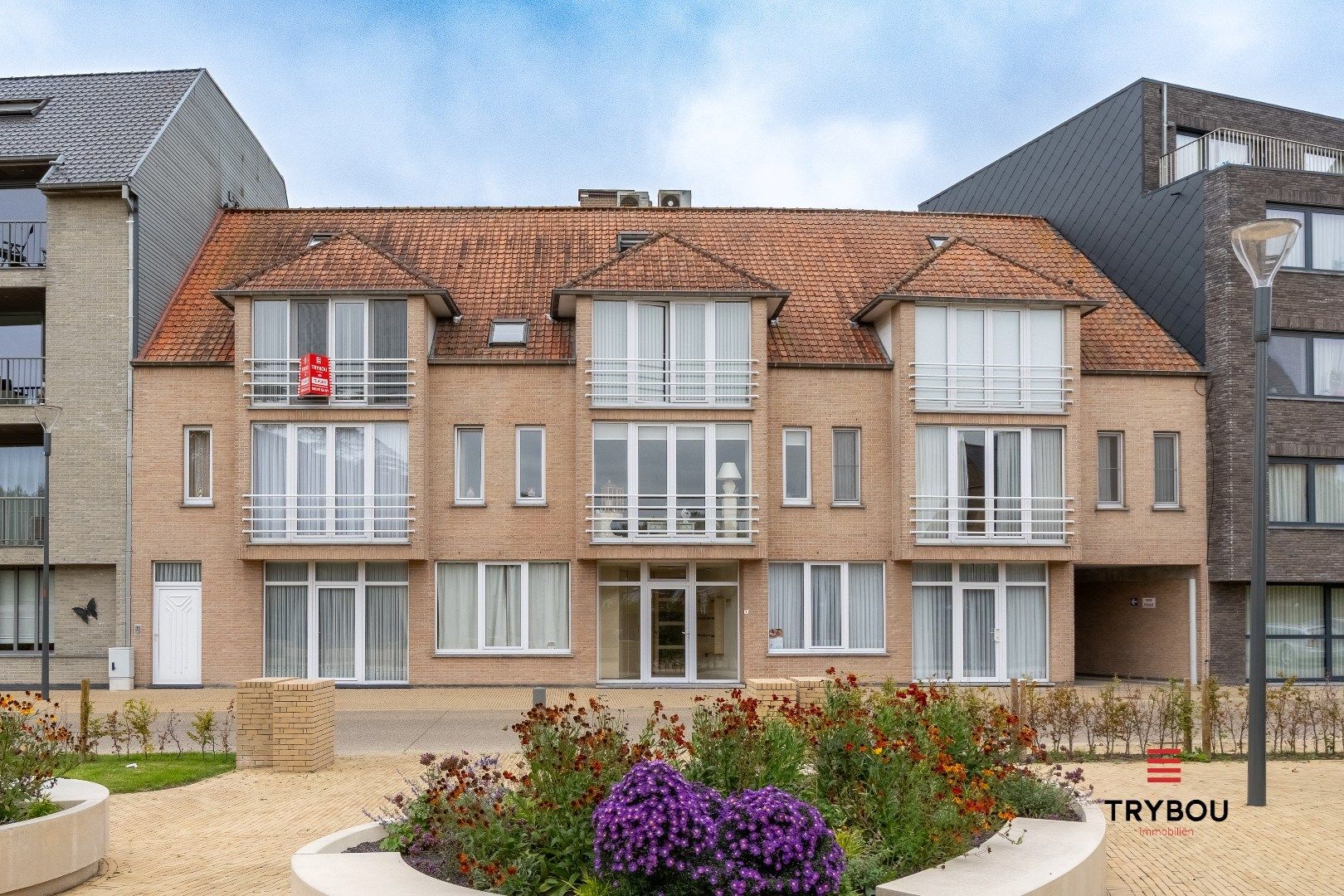 Duplex-appartement met 2 slaapkamers op de Markt van Houthulst  foto 2