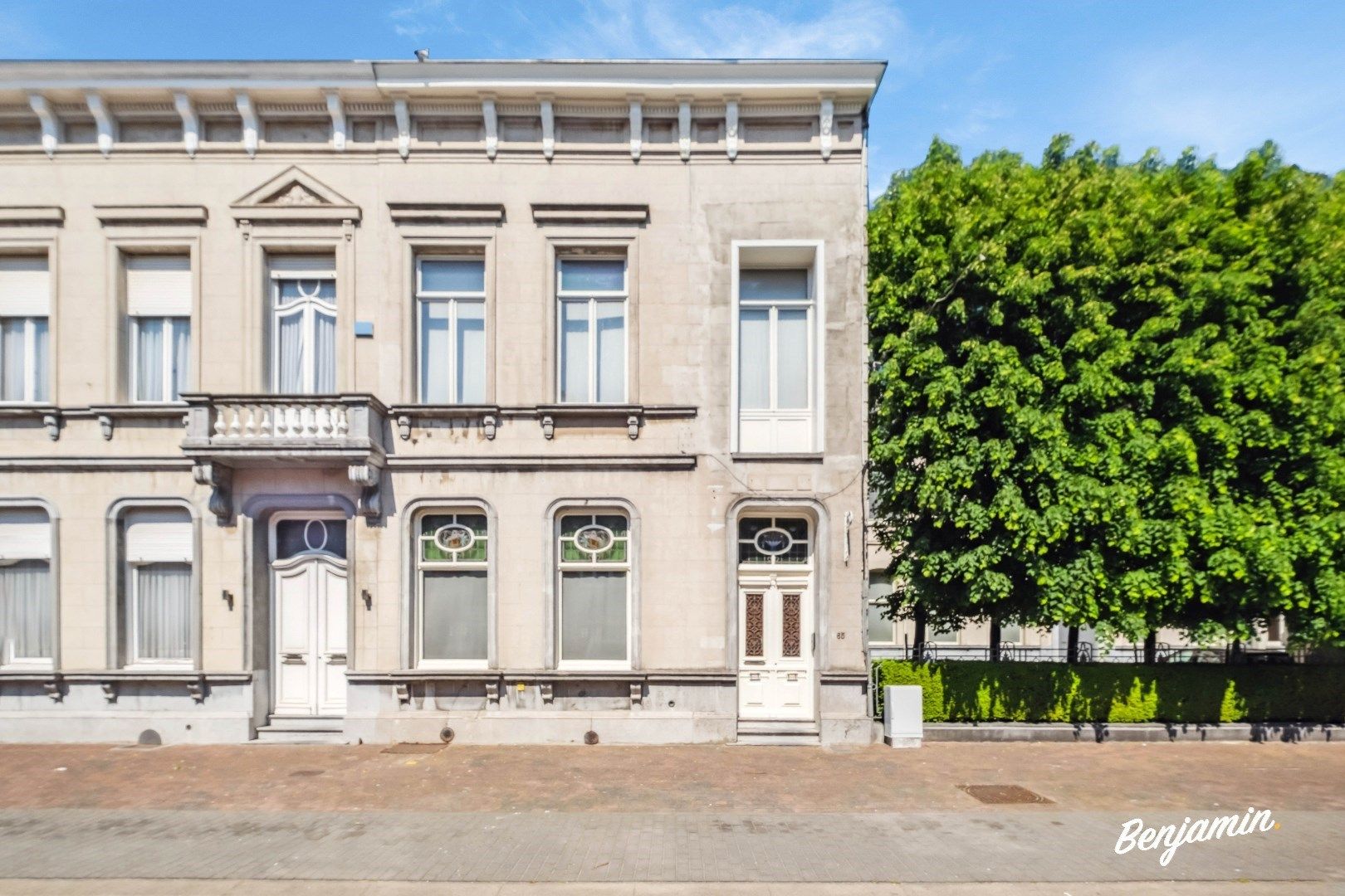 Karaktervol herenhuis met 4 slaapkamers en gezellige tuin in Menen foto 2