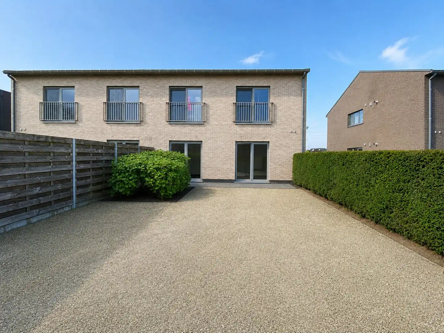 Energiezuinig appartement met twee slaapkamers en ruim terras te huur in Evergem foto 13