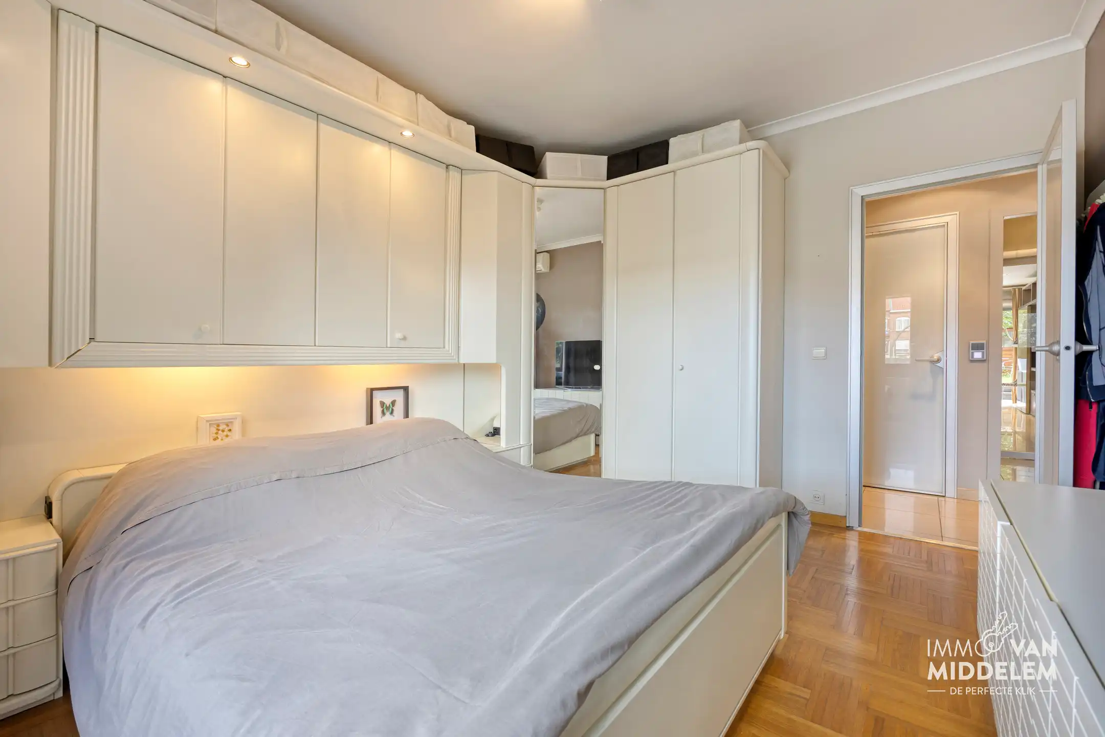 INSTAPKLAAR 2-SLAAPKAMER APPARTEMENT MET TUIN EN GARAGE foto 8