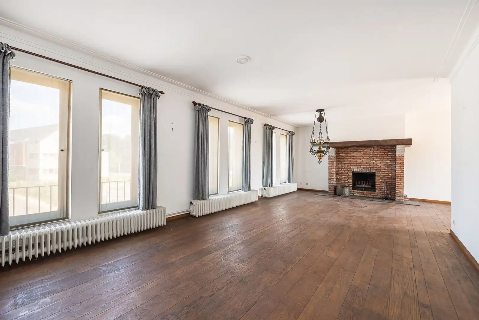 Grote woning in de dorpskern, met tuin en achter-uitweg. 'Must-see'! foto 6