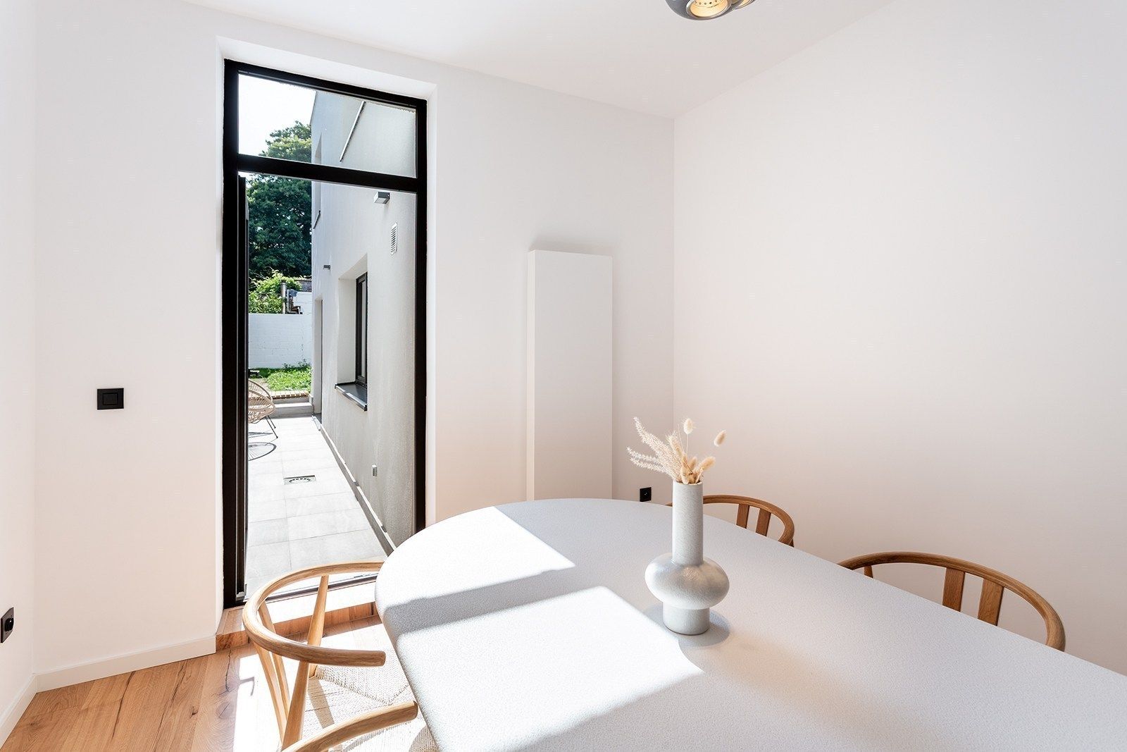 Volledig gerenoveerde, instapklare woning (196 m²) met 5 slaapkamers, moderne keuken & tuin foto 8