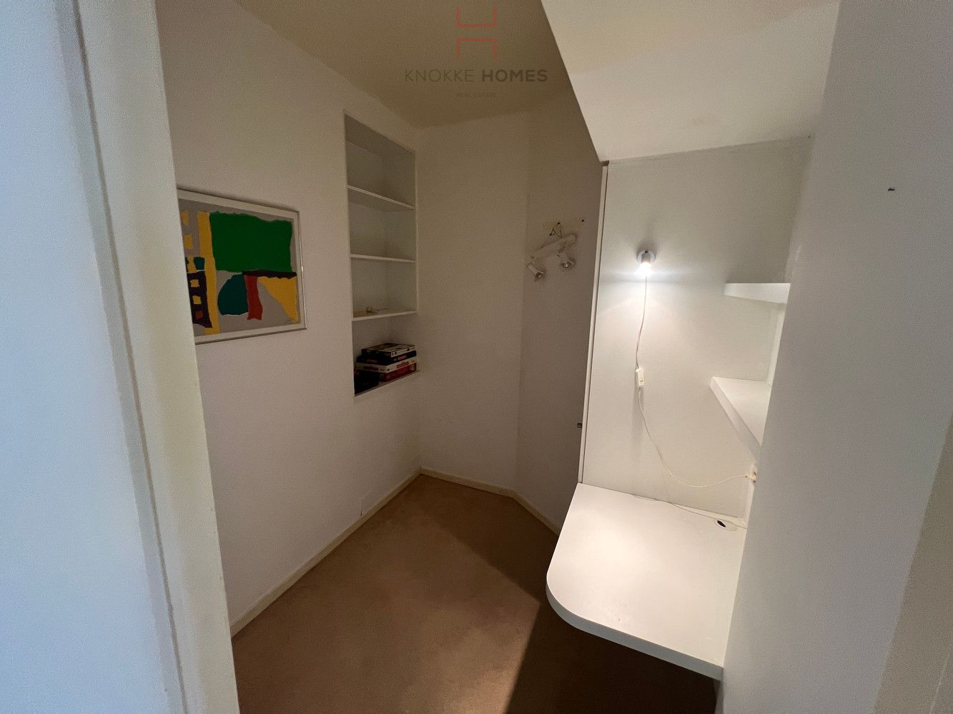 Bijzonder ruim instapklaar appartement op de zeedijk aan het Albertstrand foto 11