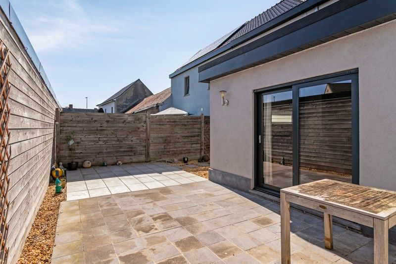 🏡  Instapklare woning TE KOOP met garage (+20.000,00 euro) en zonnige binnenkoer in KLUISBERGEN! foto 14