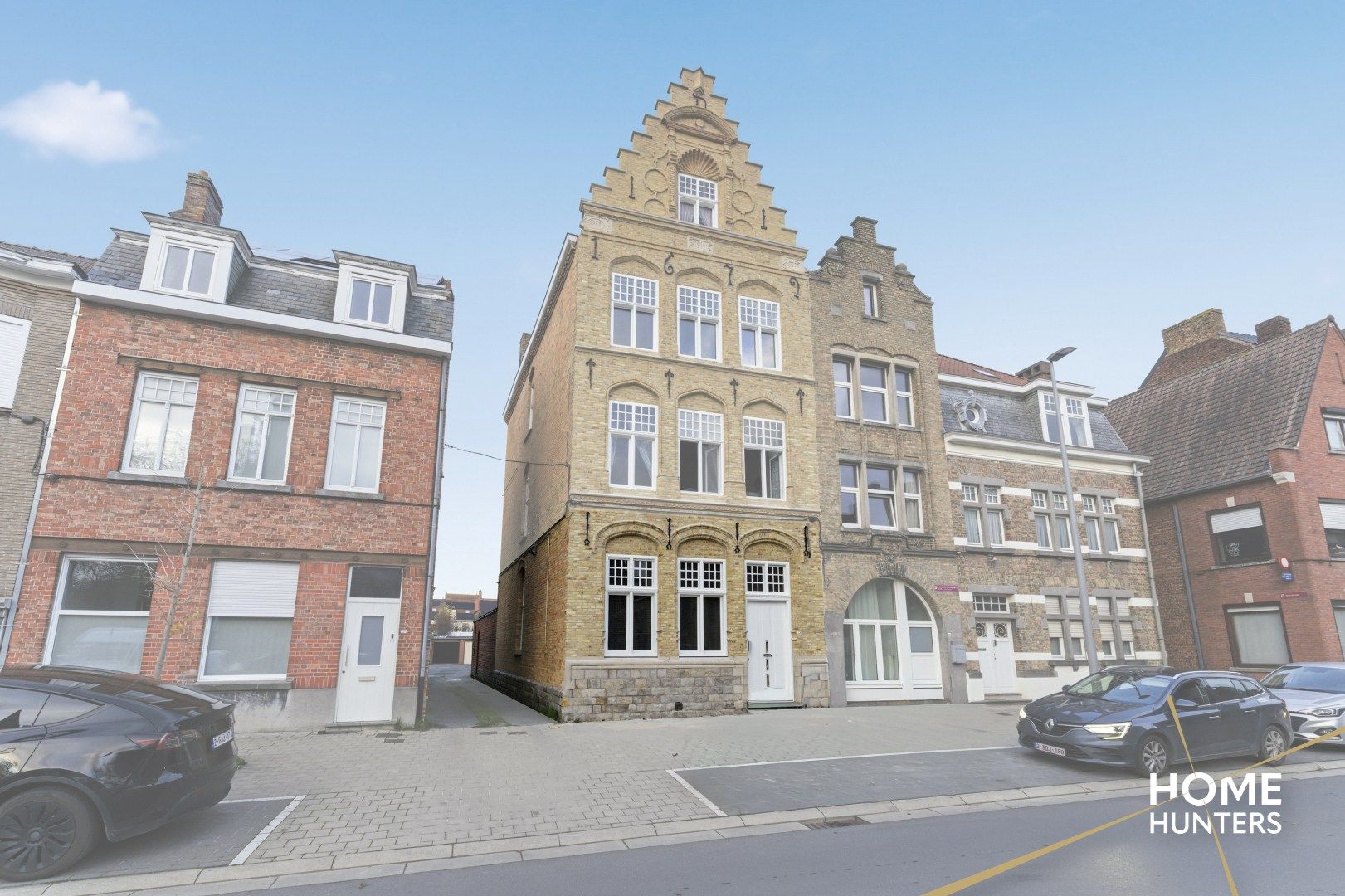 Ruim éénslaapkamer appartement met uniek zicht op het astridpark en de Sint Maartens Kathedraal te Ieper foto 3