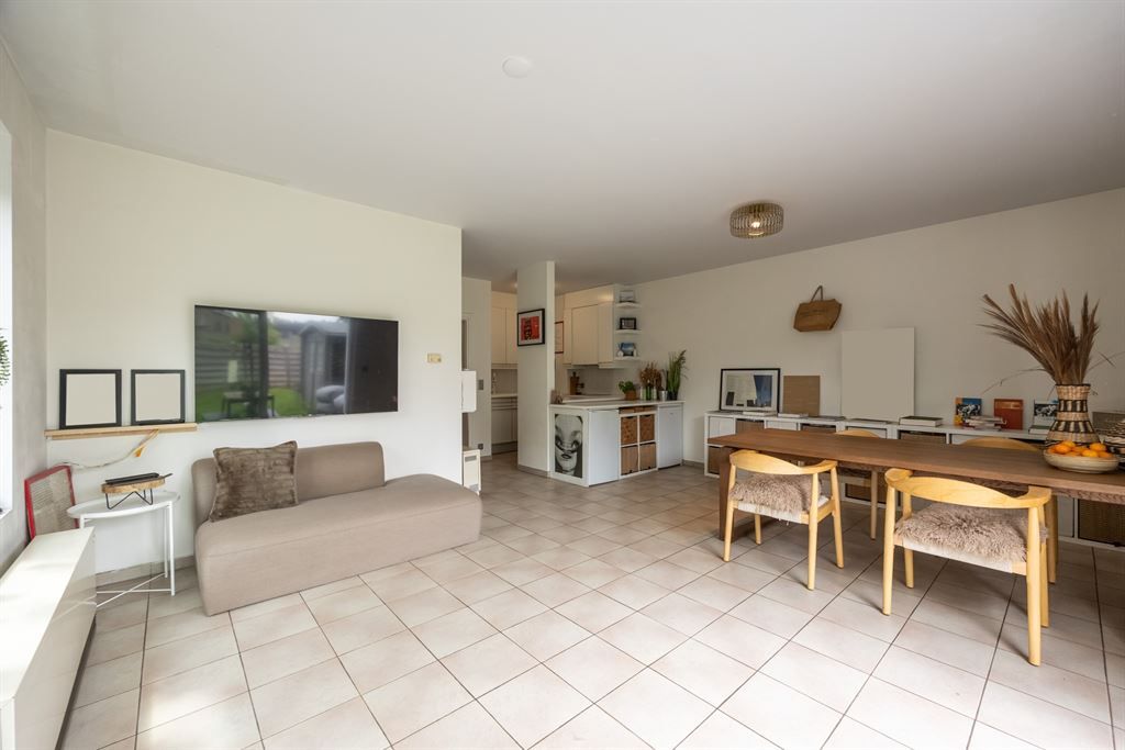 Gelijkvloers appartement met grote tuin foto 8
