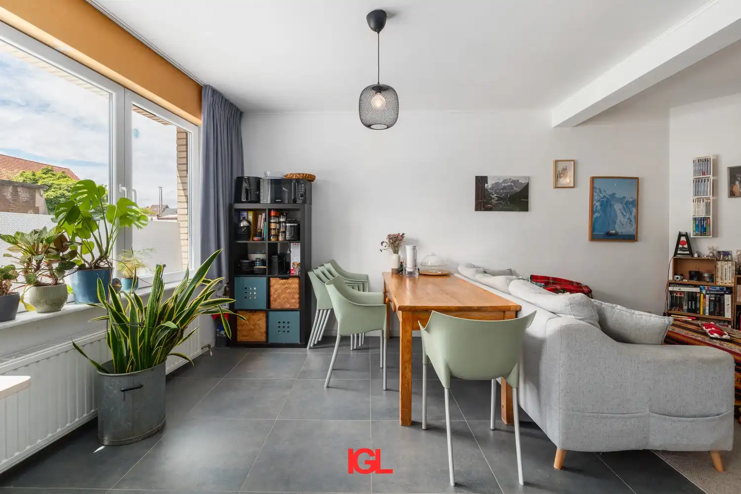 Gerenoveerd gelijkvloers appartement met 2 slaapkamers en garage. foto 6