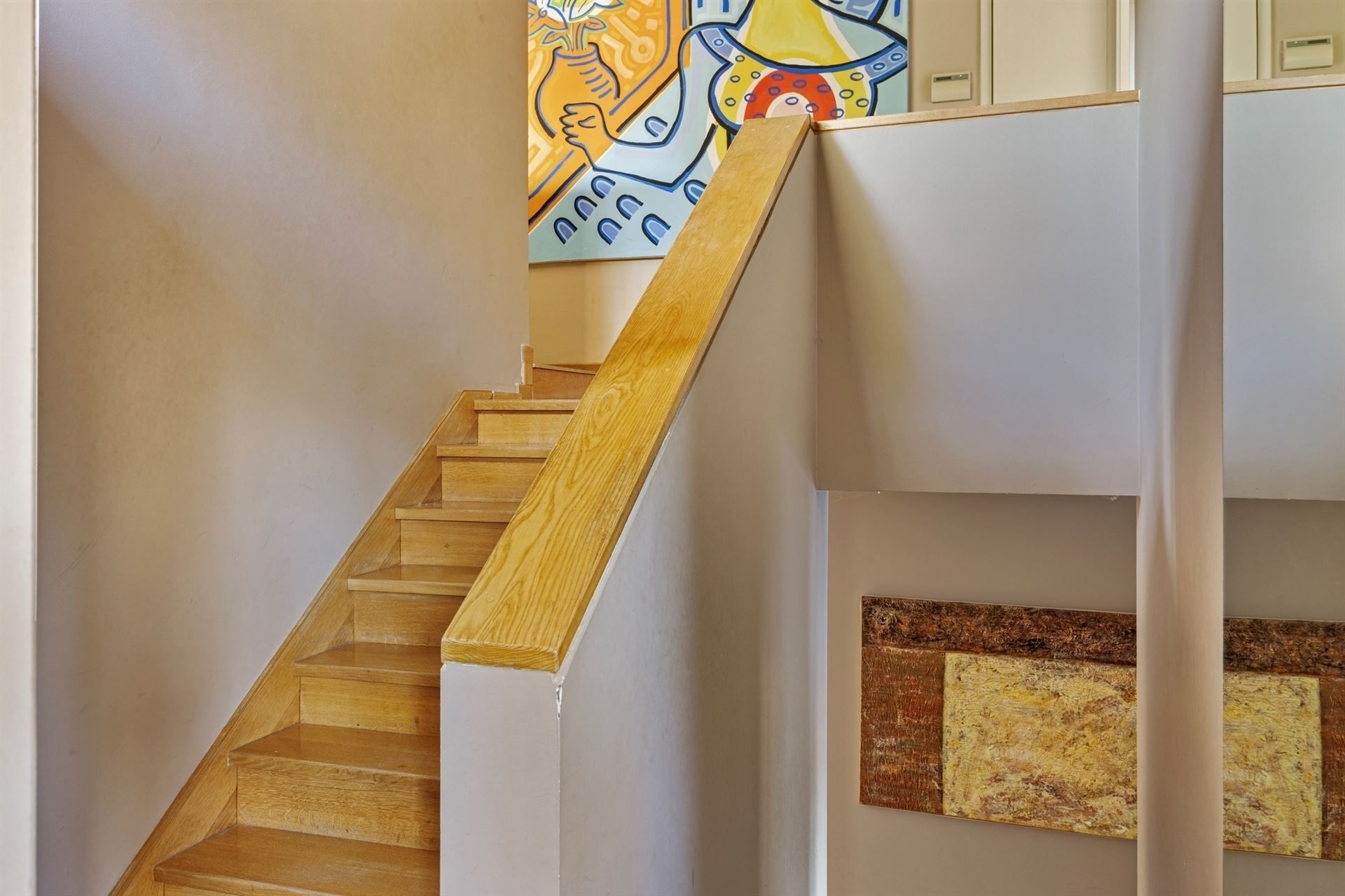 Ruime klassieke villa met zwembad in doodlopende straat foto 24