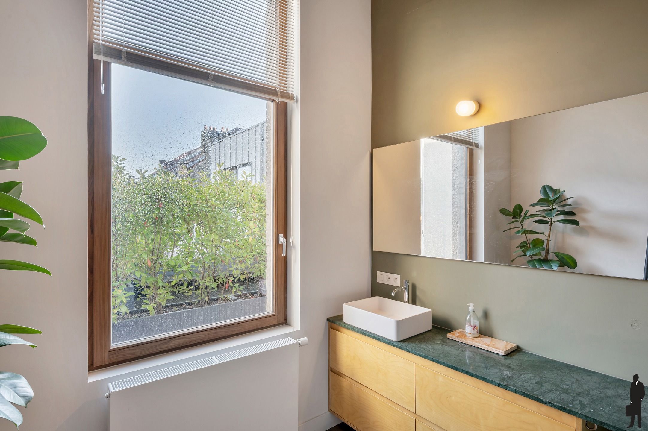 Lichtrijk en instapklaar wonen in hartje Antwerpen foto 12