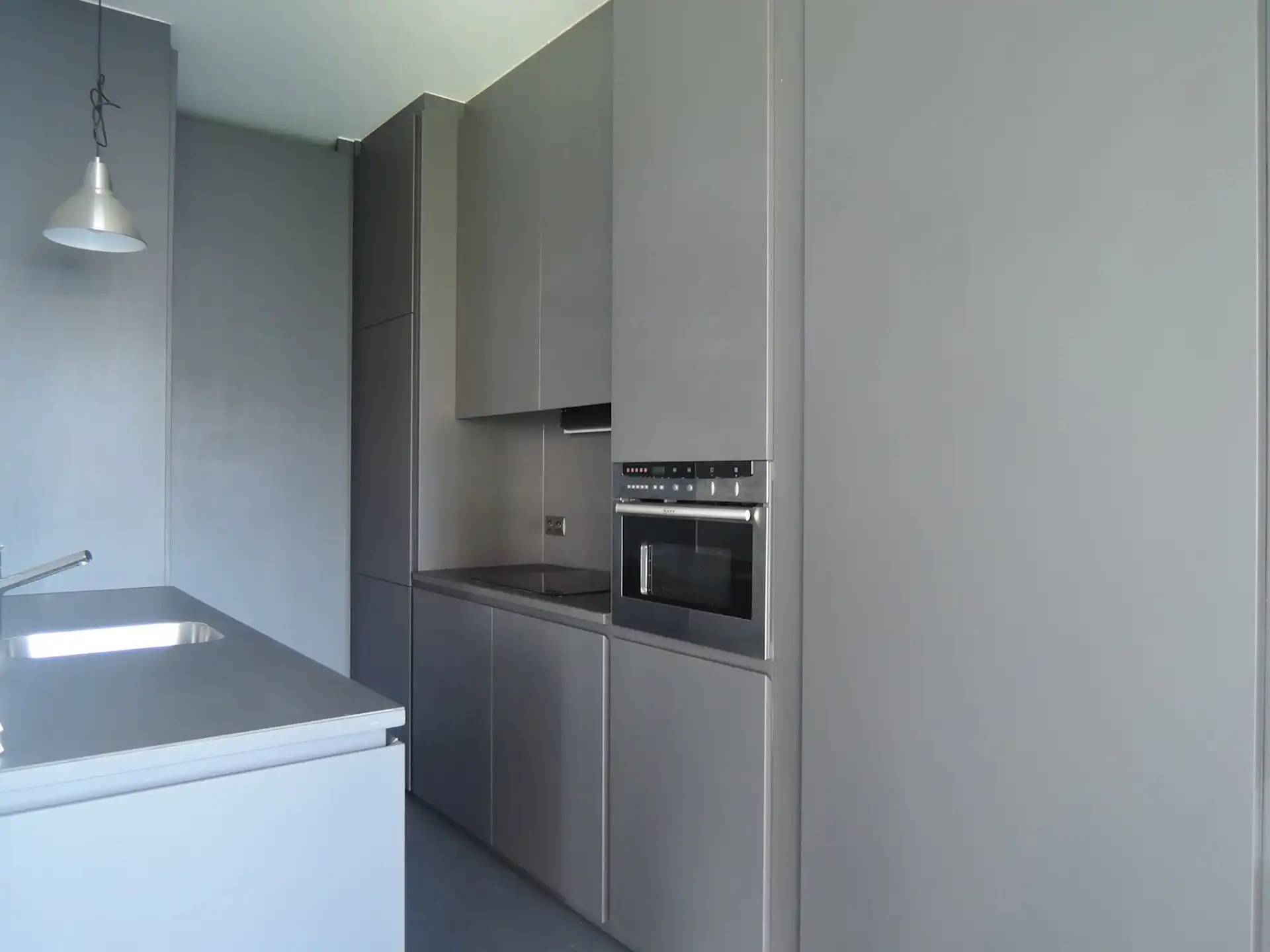 ANTWERPEN - Zonnige loft nabij Theaterplein foto 8