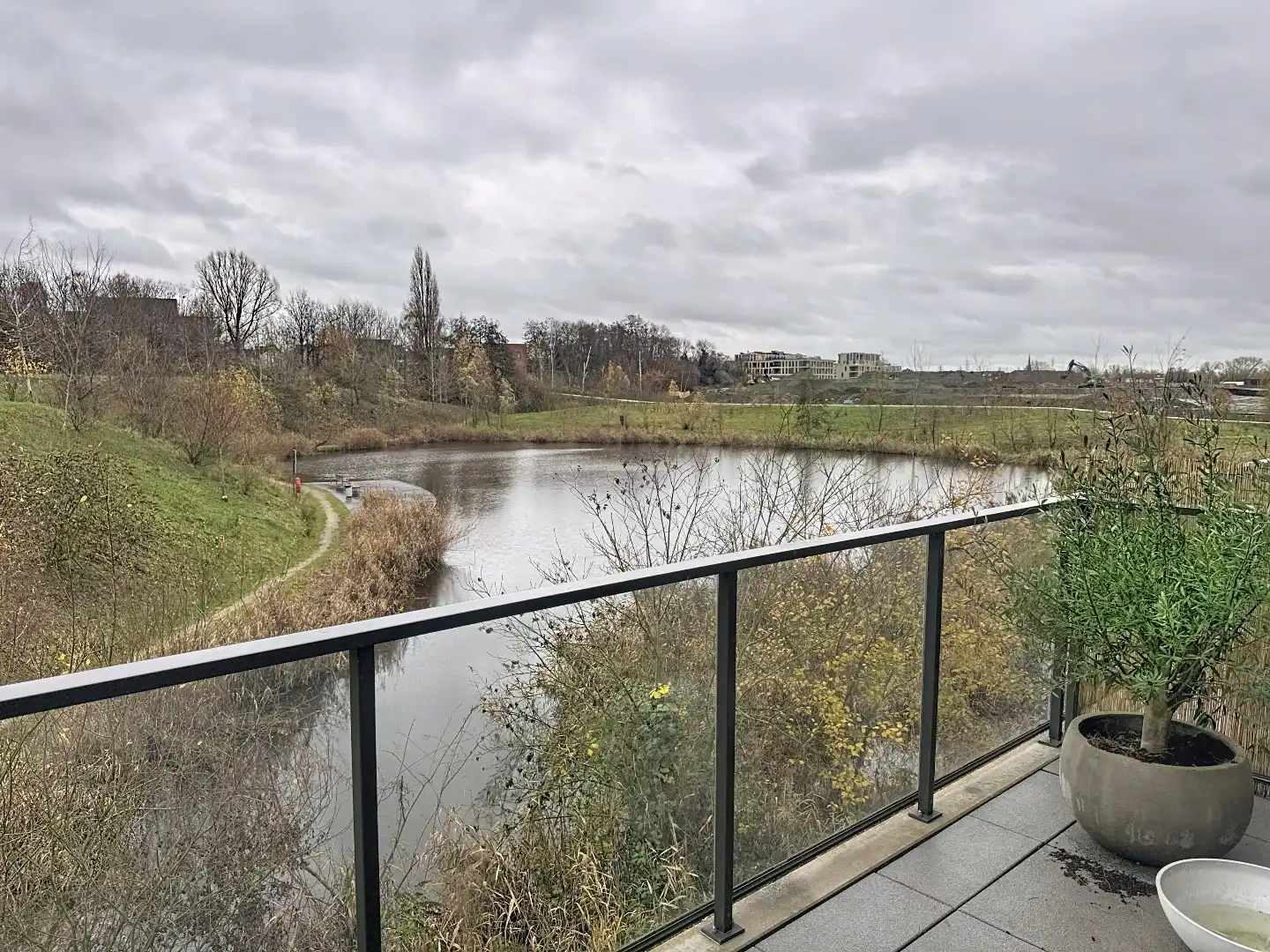 Te huur: ruim, luxueus appartement (111 m²) met groot terras foto 9