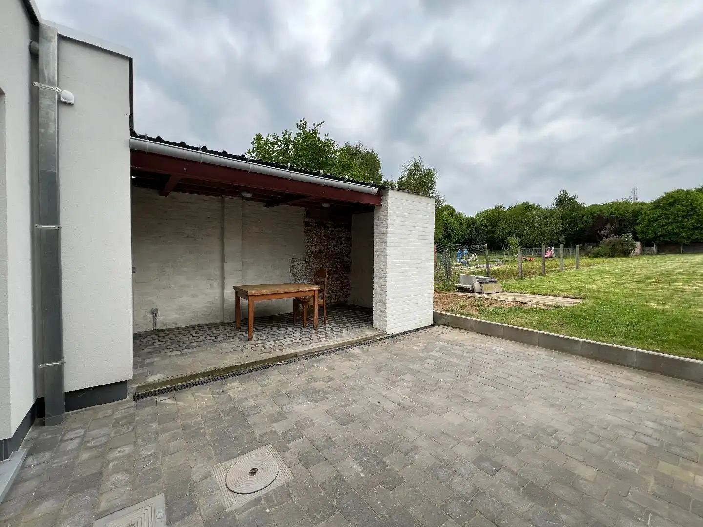 Gezellige woning met 3 slaapkamers en ruime tuin te Nieuwkerke foto 5