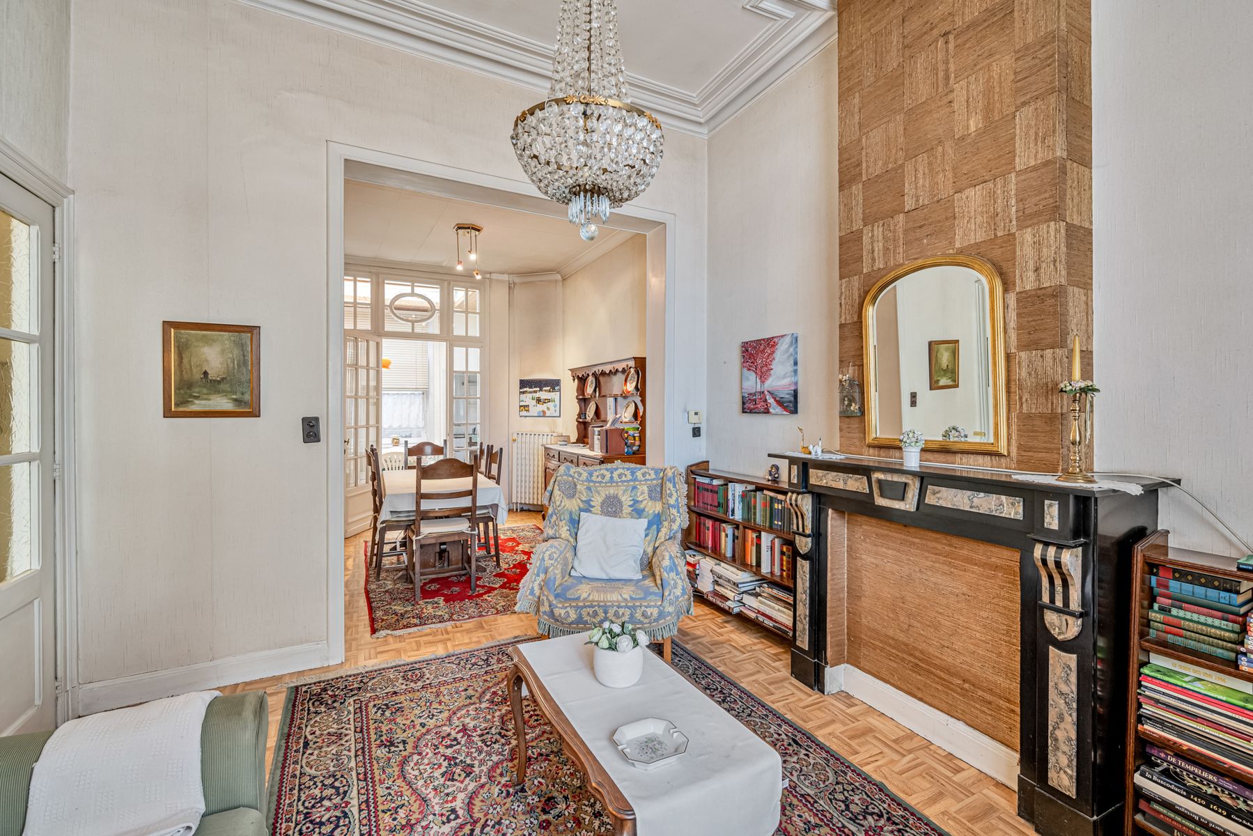 AUTHENTIEKE TE RENOVEREN STADSWONING MET TAL VAN MOGELIJKHEDEN foto 3