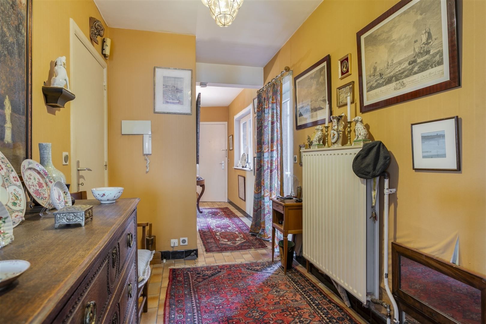 Ruim 2 slaapkamer appartement met balkon. foto 2