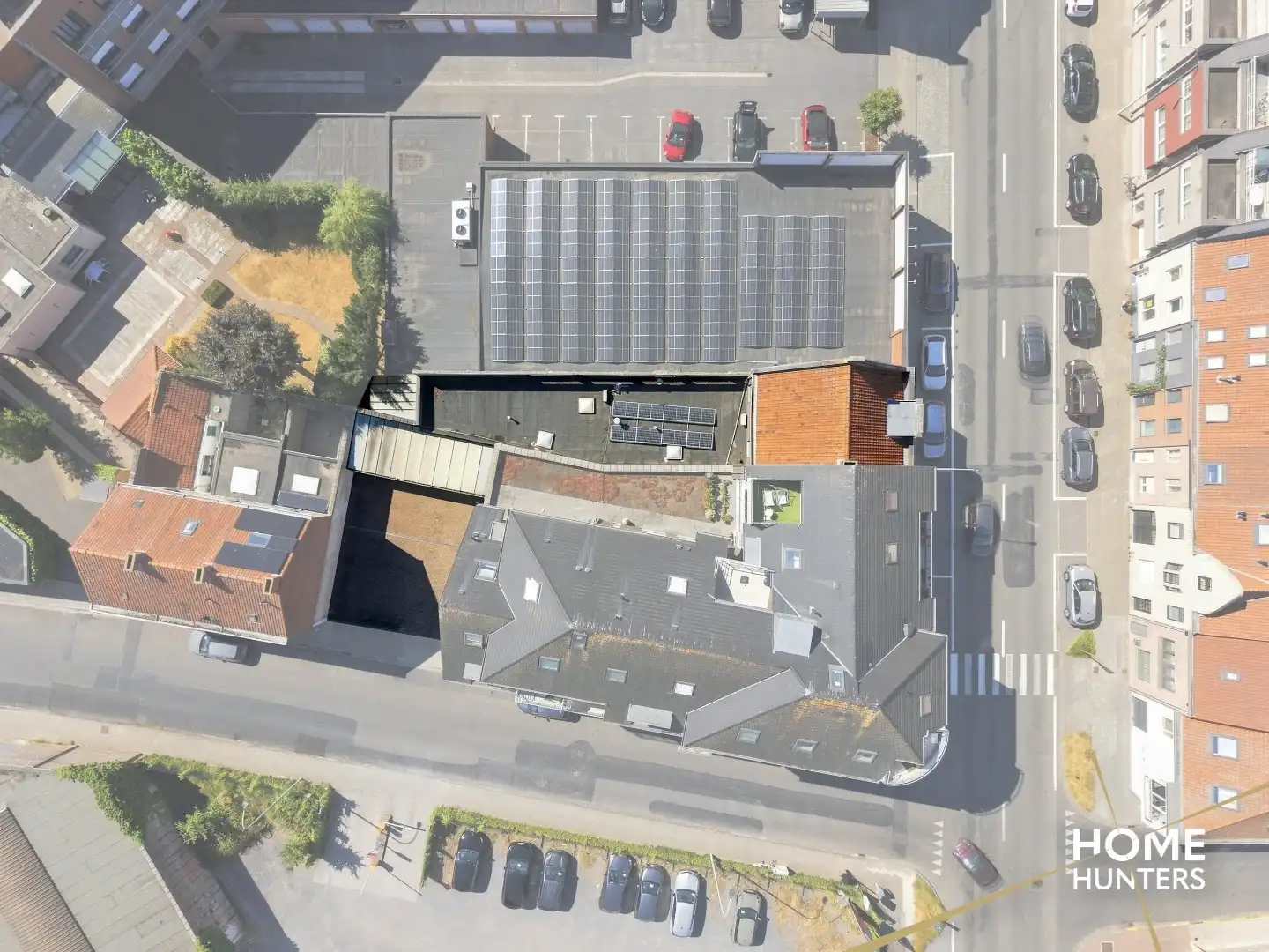 Veelzijdige handelswoning met tal van mogelijkheden op commerciële locatie in Roeselare! foto 24