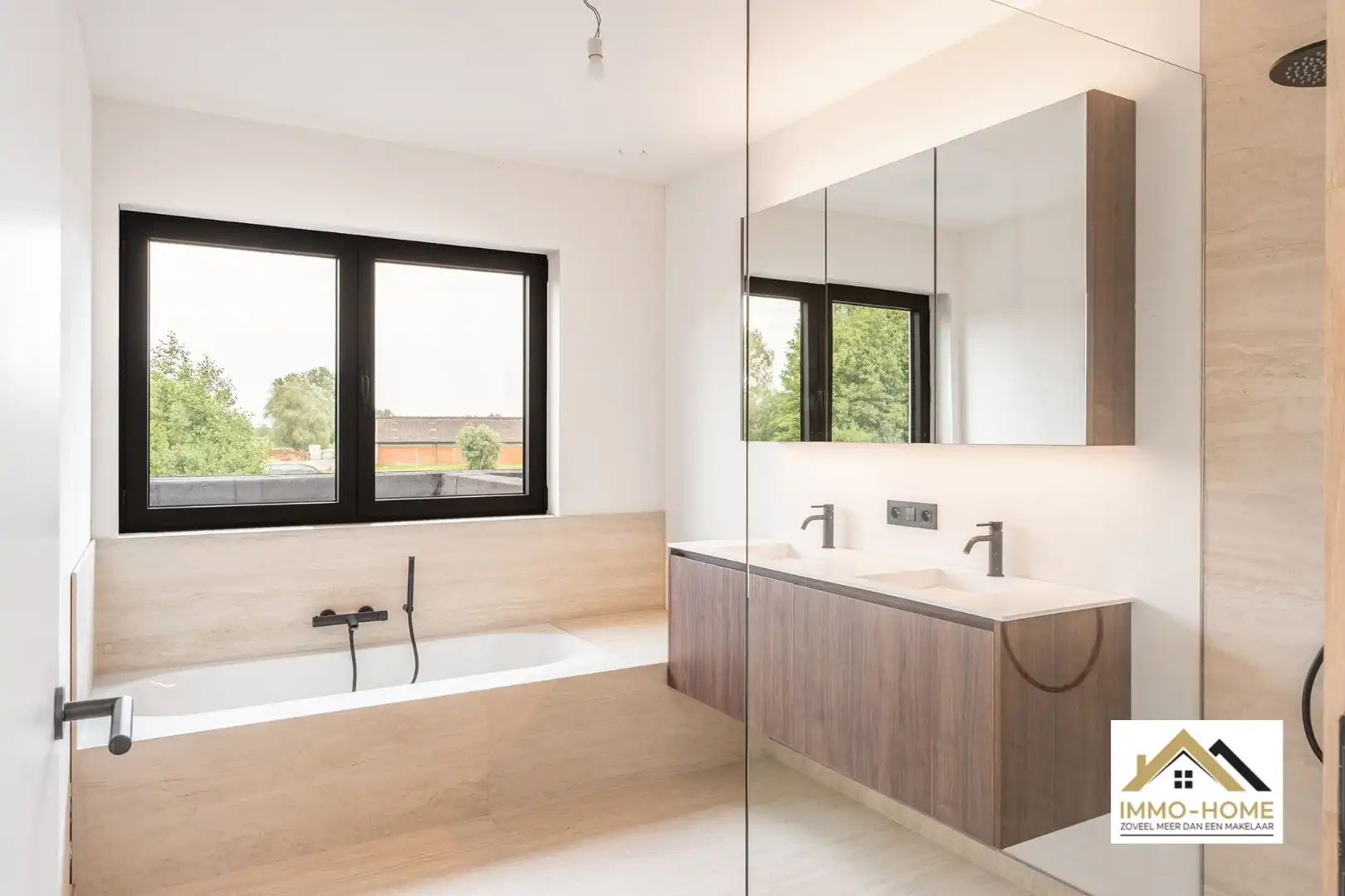 Prachtige BEN-Woning met open zicht foto 13