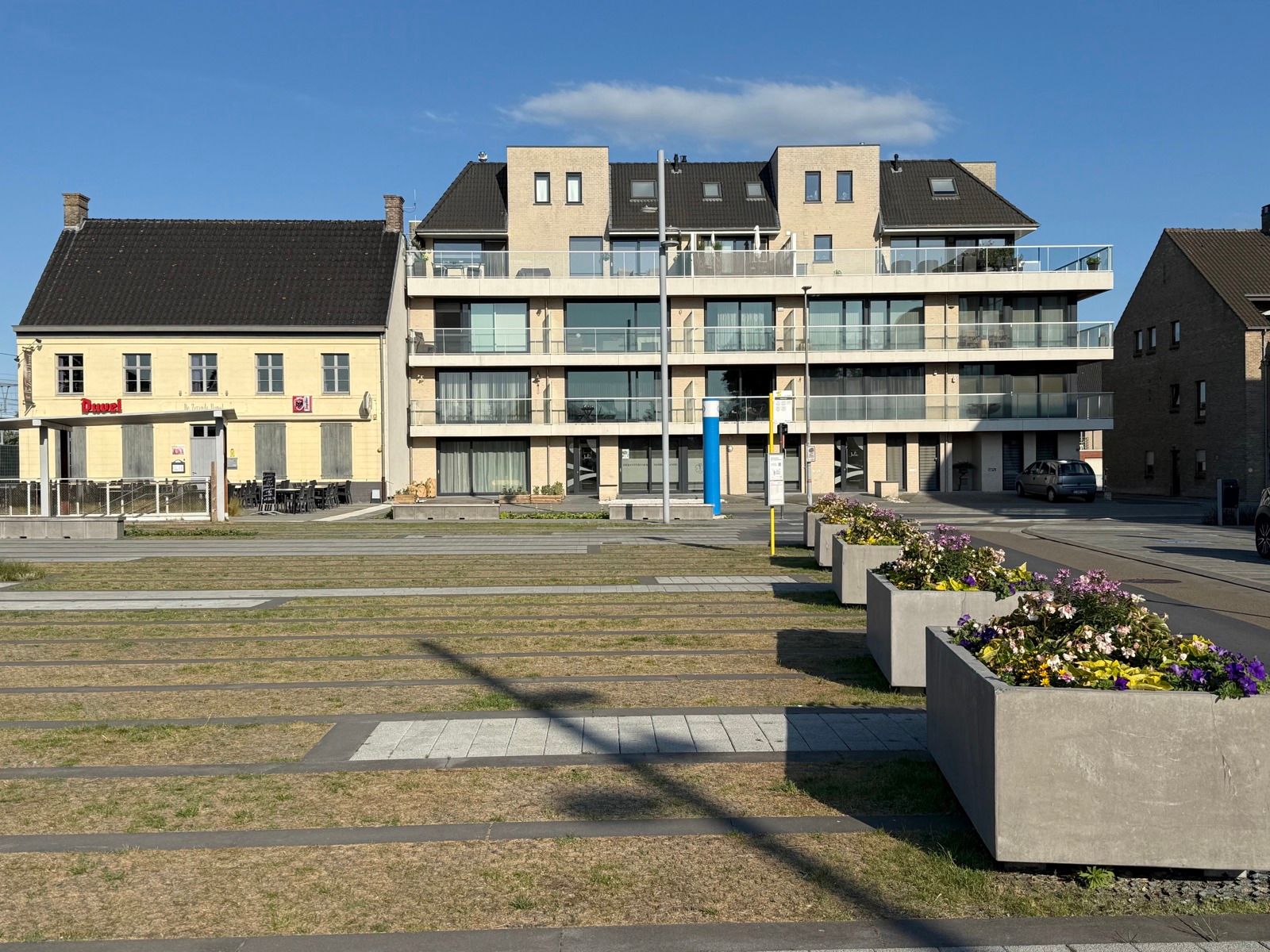 Instapklaar appartement met 2 slaapkamers en terras foto {{pictureIndex}}