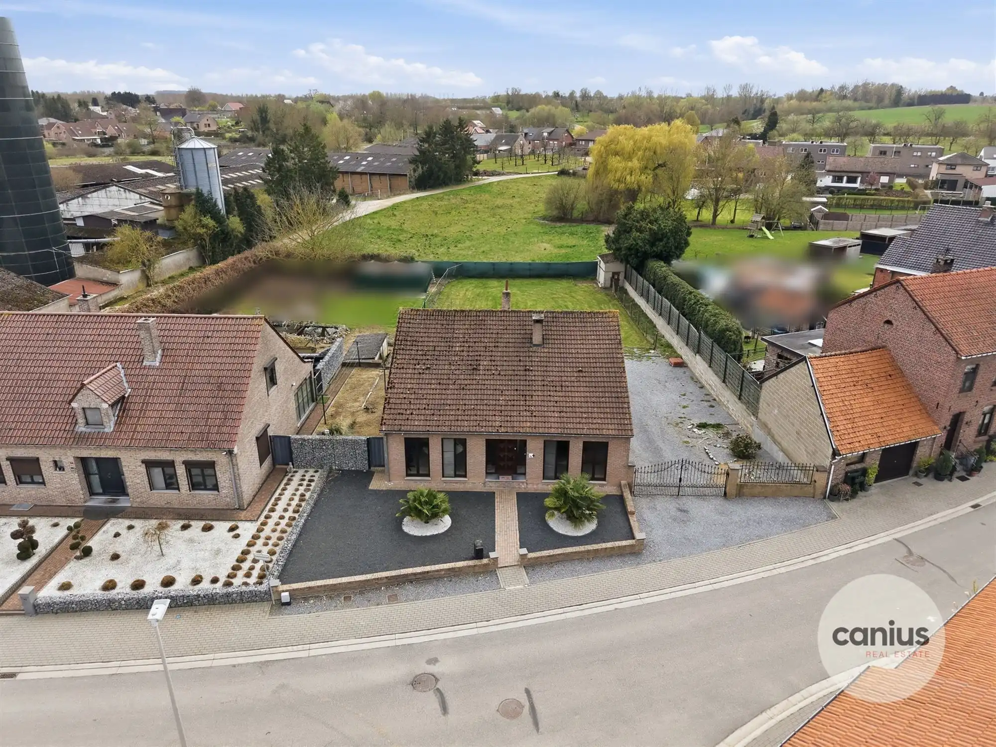 VRIJSTAANDE WONING MET 4 SLAAPKAMERS EN ZUIDELIJK GERICHTE TUIN IN GELINDEN foto 2