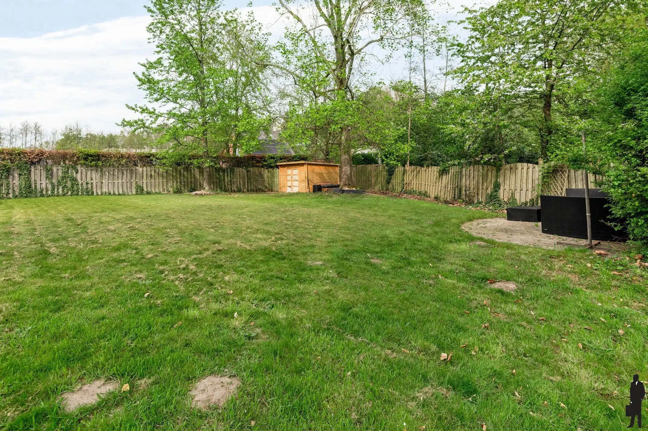 Ruime woning met 5 slpks, 2 badks en tuin met groenzicht foto 3