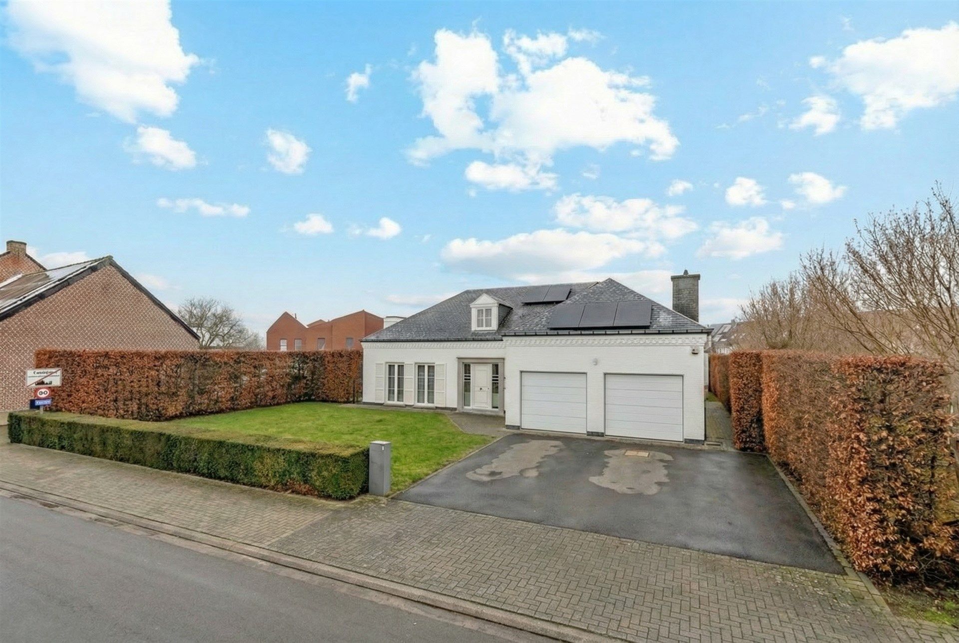 Ruime Moderne Woning met tuin in Puurs foto {{pictureIndex}}