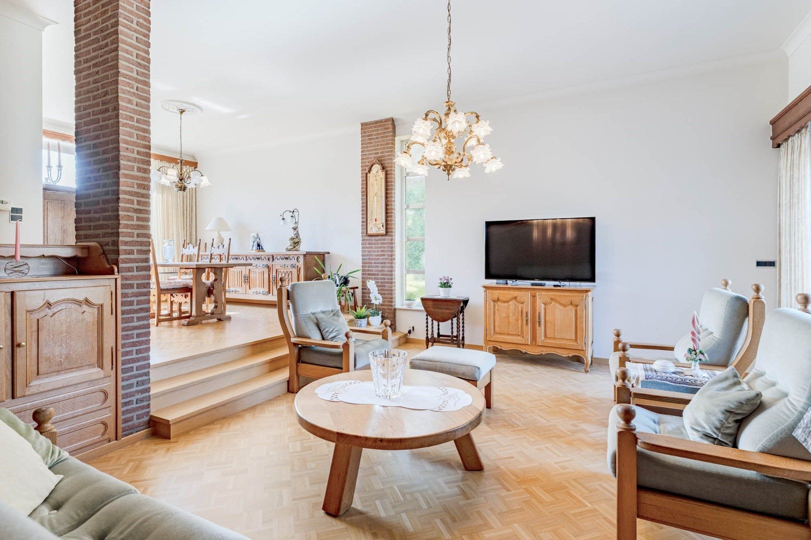 Uitstekend onderhouden vrijstaande bungalow woning op 6a 47ca in een gegeerde woonbuurt vlakbij het centrum van Bilzen foto 2