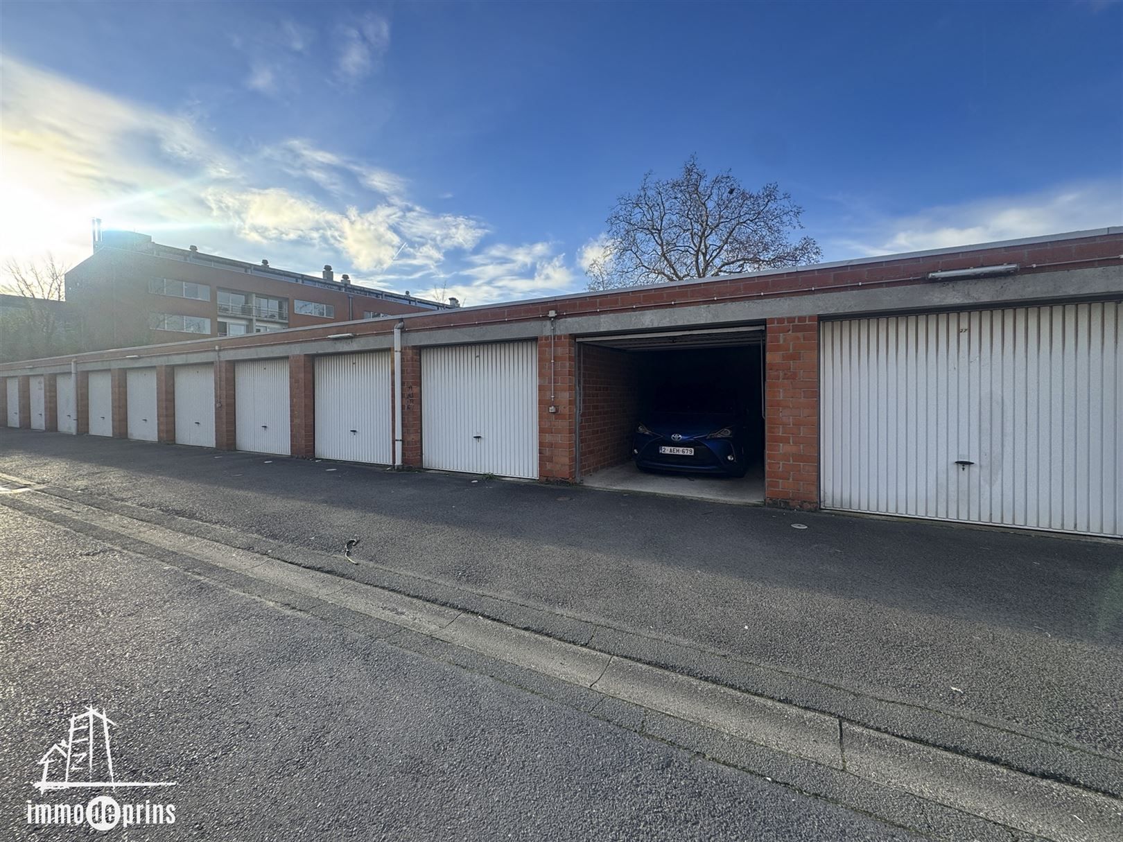 12 Garages opbrengsteigendom foto 2