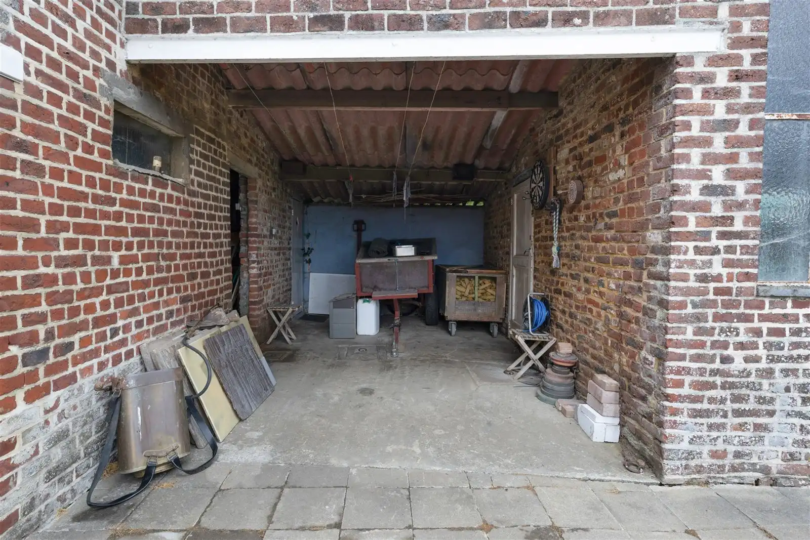Allenstaande achterliggende te renoveren gezinswoning op 23are40 foto 23
