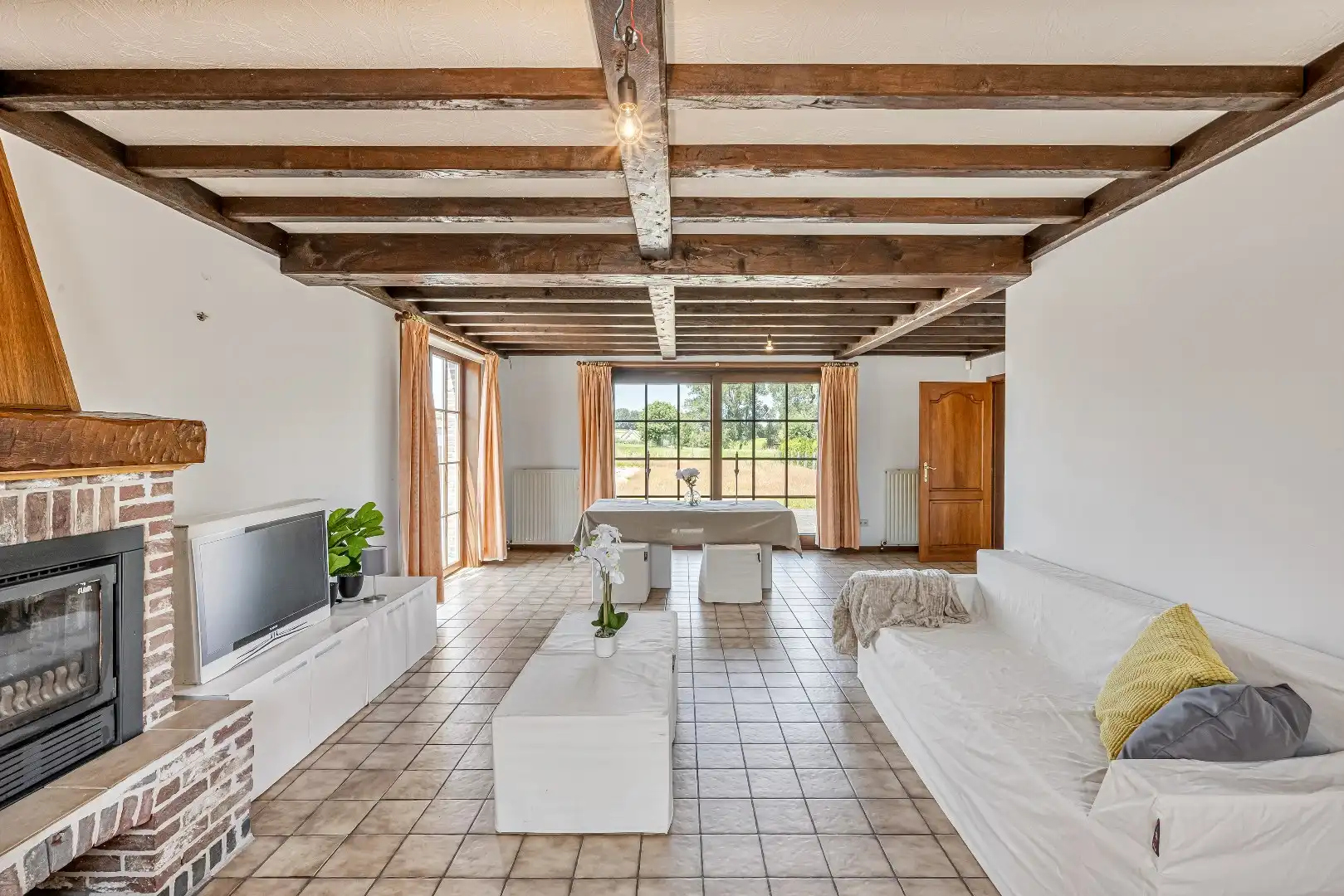 Ruime gezinswoning met weide op 7065m² foto 4