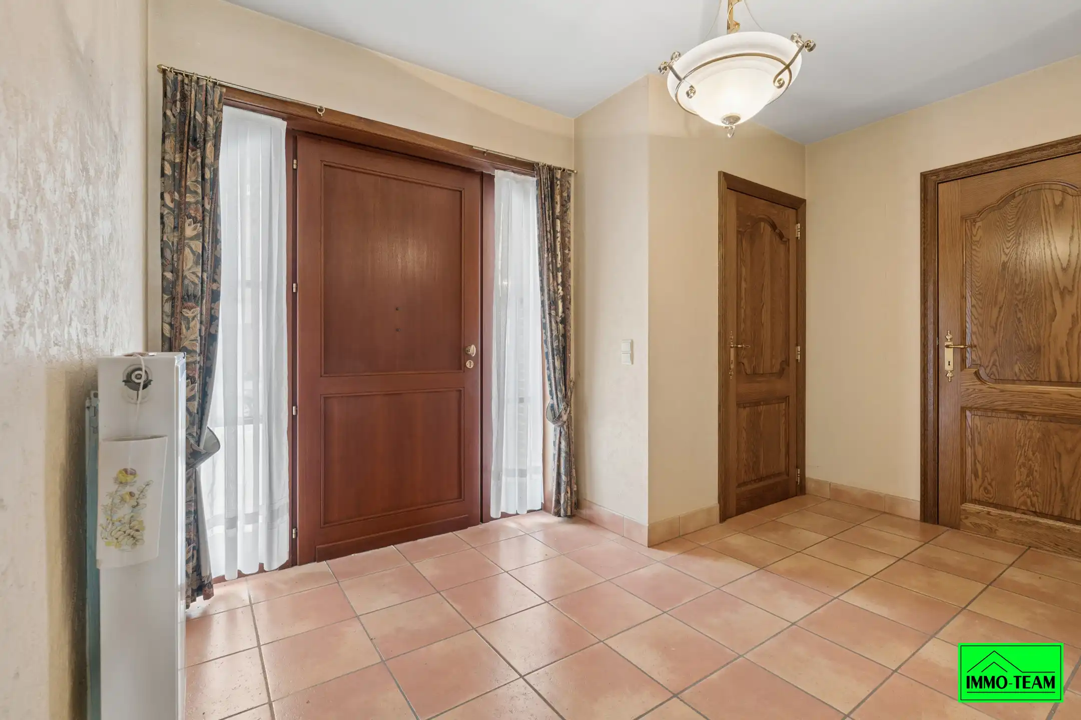 Gezellige 3-gevelwoning nabij dorpskern Iddergem foto 2